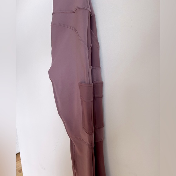 Alo Yoga High Waist Cargo Legging size small - Picture 5 of 8